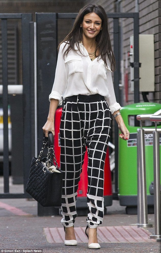 How To Wear Printed Pants? 23 Outfit Ideas