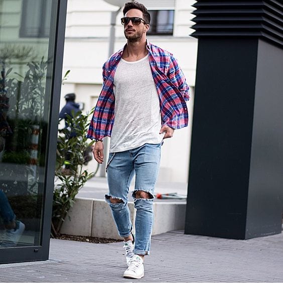 Men Ripped Jeans Outfits (15)