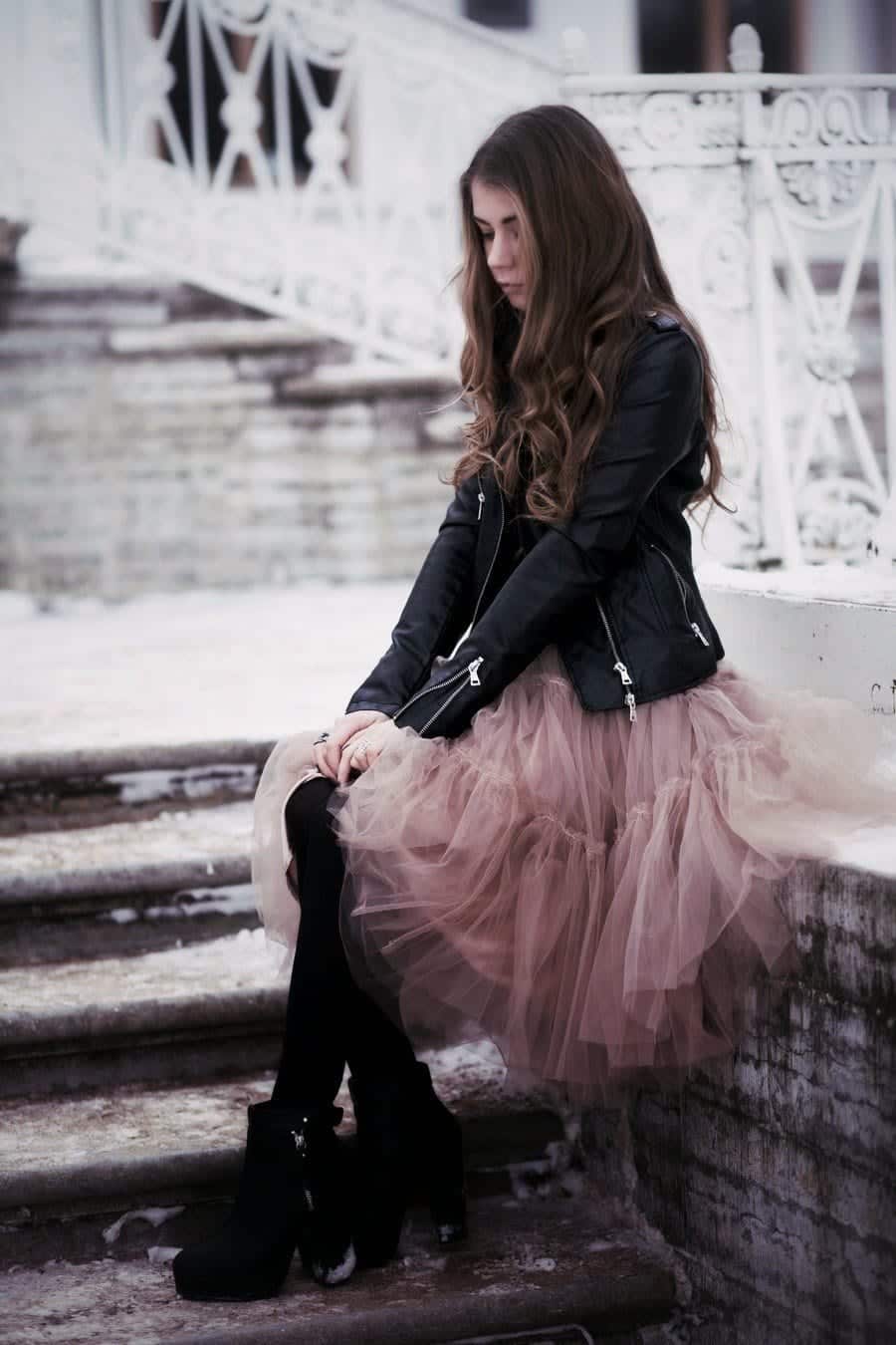 How To Dress Punk 25 Cute Punk Rock Outfit Ideas For Girls how-to-dress-to-impress-for-your-next-movie-night-a-complete-guide