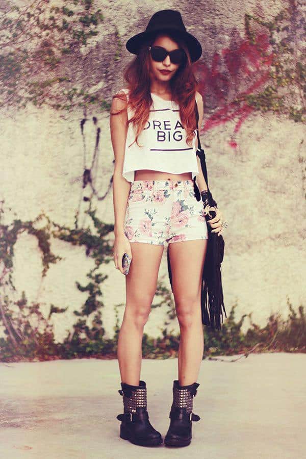 Outfits with Floral Shorts 40 Ways to Style Floral Shorts