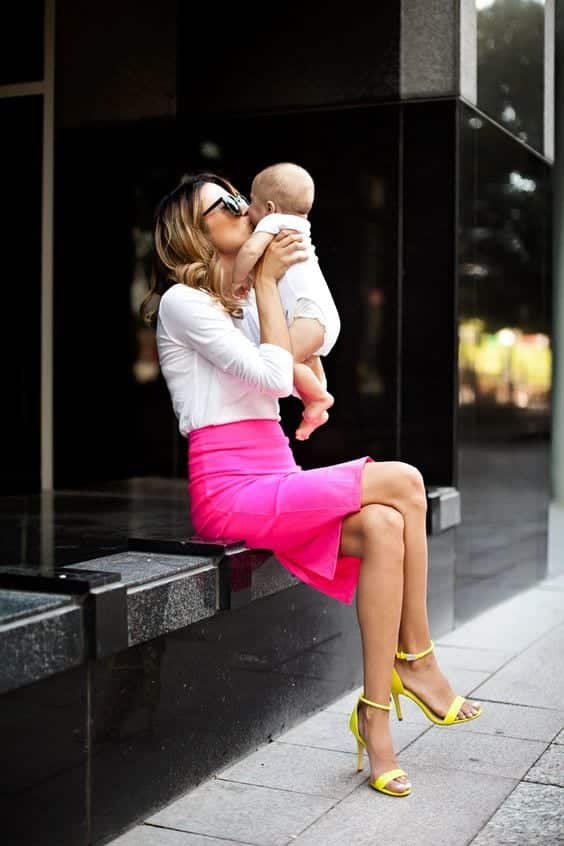 40 + Easy to Wear Outfits For Mums & Styling Tips