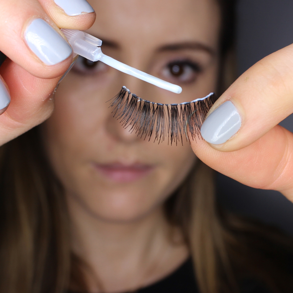 False Eyelashes Application for Beginners (4)