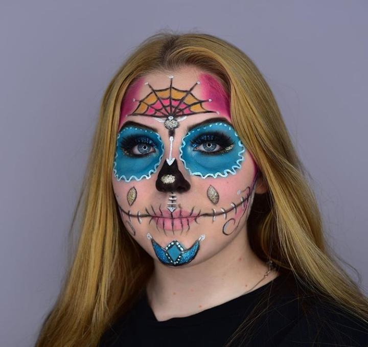 Get Inspired With These Cool Halloween Makeup Looks (4)