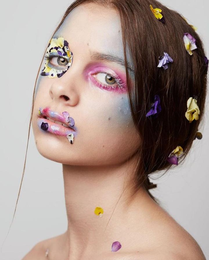 Get Inspired With These Cool Halloween Makeup Looks (3)