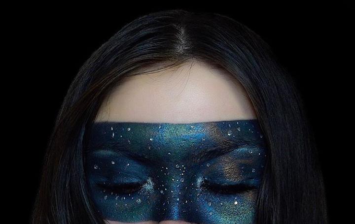 Get Inspired With These Cool Halloween Makeup Looks (1)