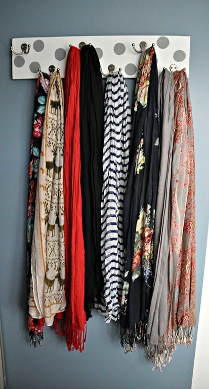 Rangement hijab  Scarf storage, Scarf organization, Clothes