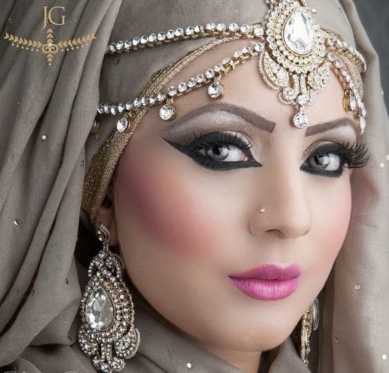 Maang Tikka With Hijab – 17 Ways To Wear Hijab With Maatha Patti