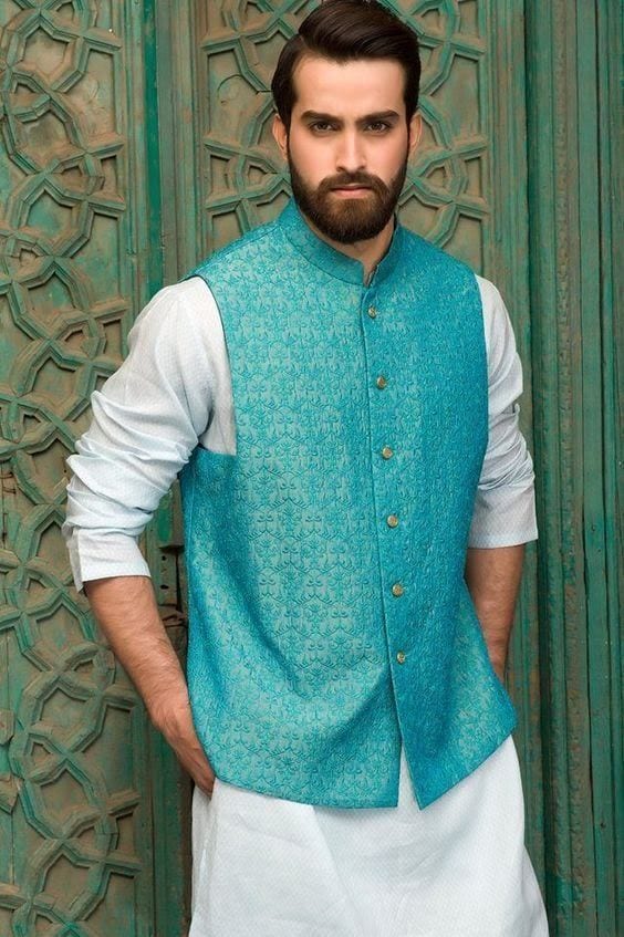 25 Stylish Pakistani Groom Mehndi Dresses For This Season