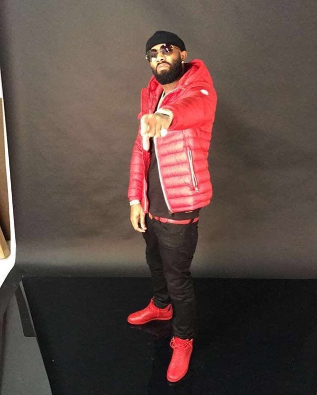 men's outfits with red shoes