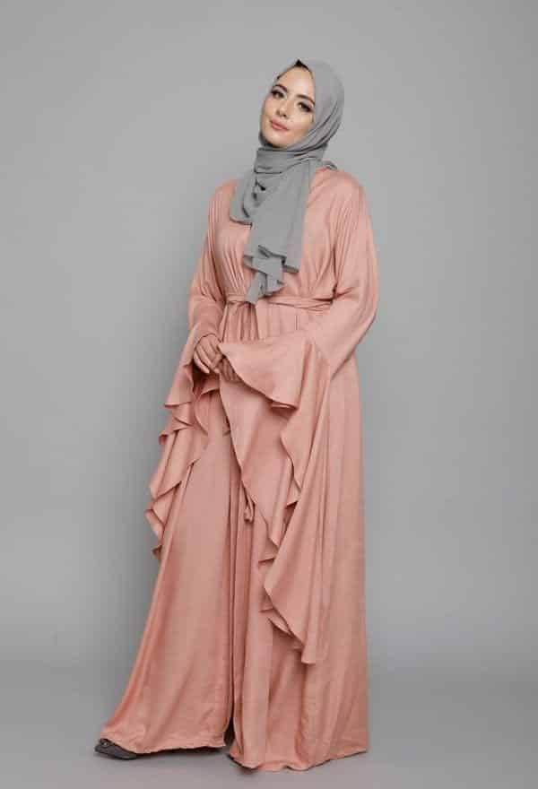 Ideas How to Wear Abaya Fashionably