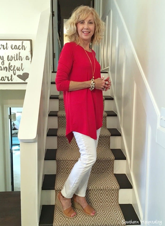 18 Outfits for Women Over 60- Fashion Tips For 60 Plus Women