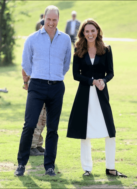 Kate Middleton Travel Outfits | 18 Best Looks You Can Steal