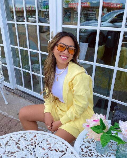 yellow outfits for women 