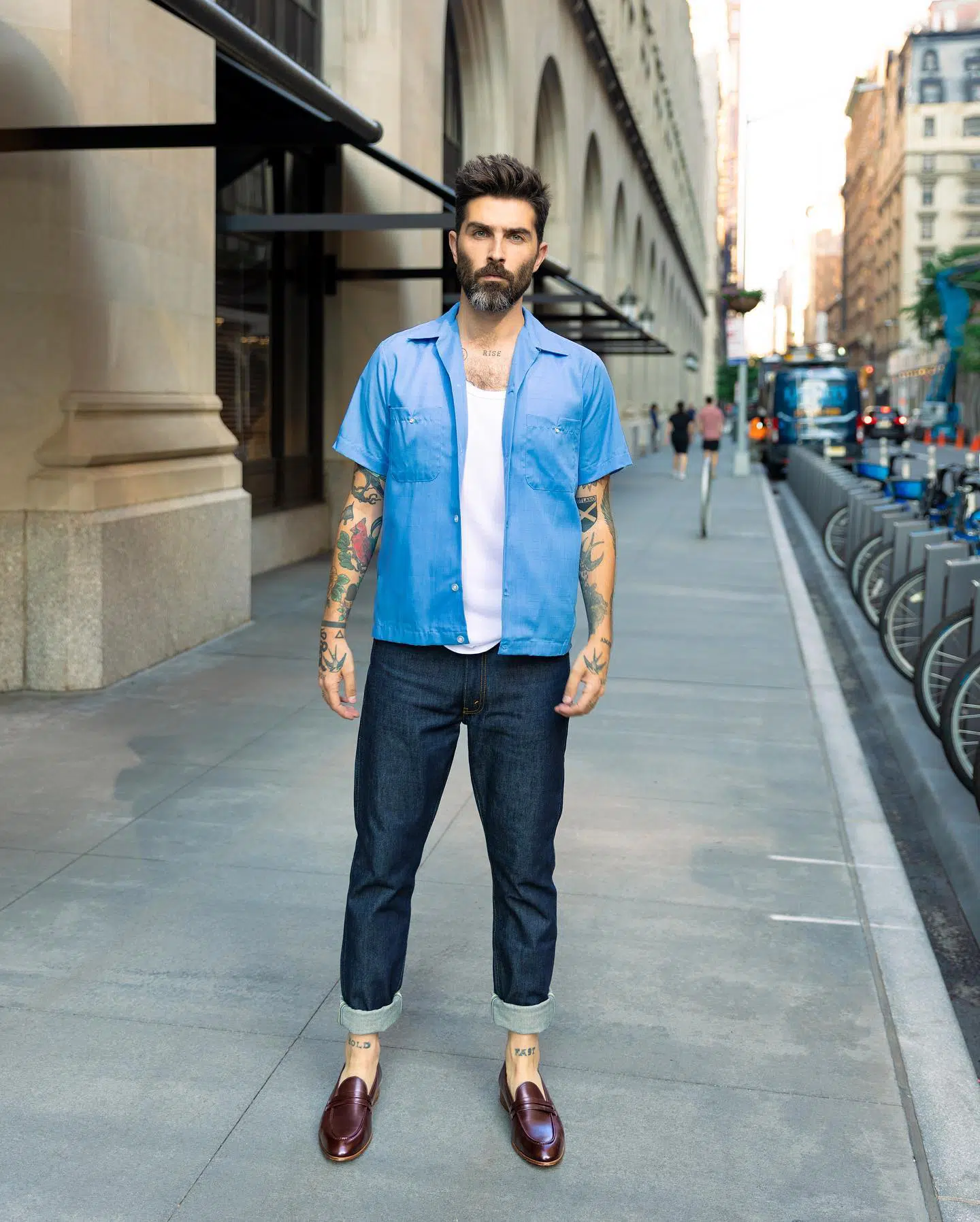 what to wear with blue jeans 3