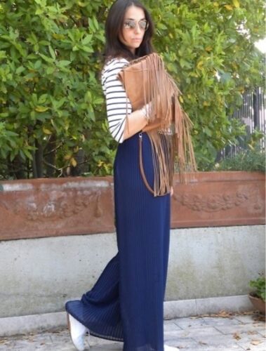 How to wear palazzo pants with sneakers (18)