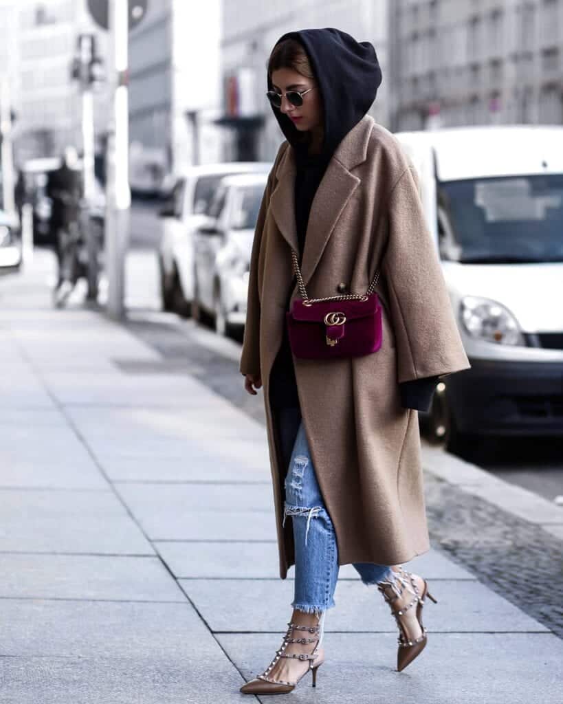Outfits with Velvet Bags- 20 Ideas to Wear with a Velvet Bag