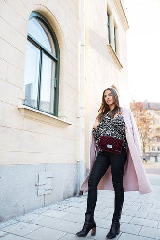 Outfits with Velvet Handbags (3)