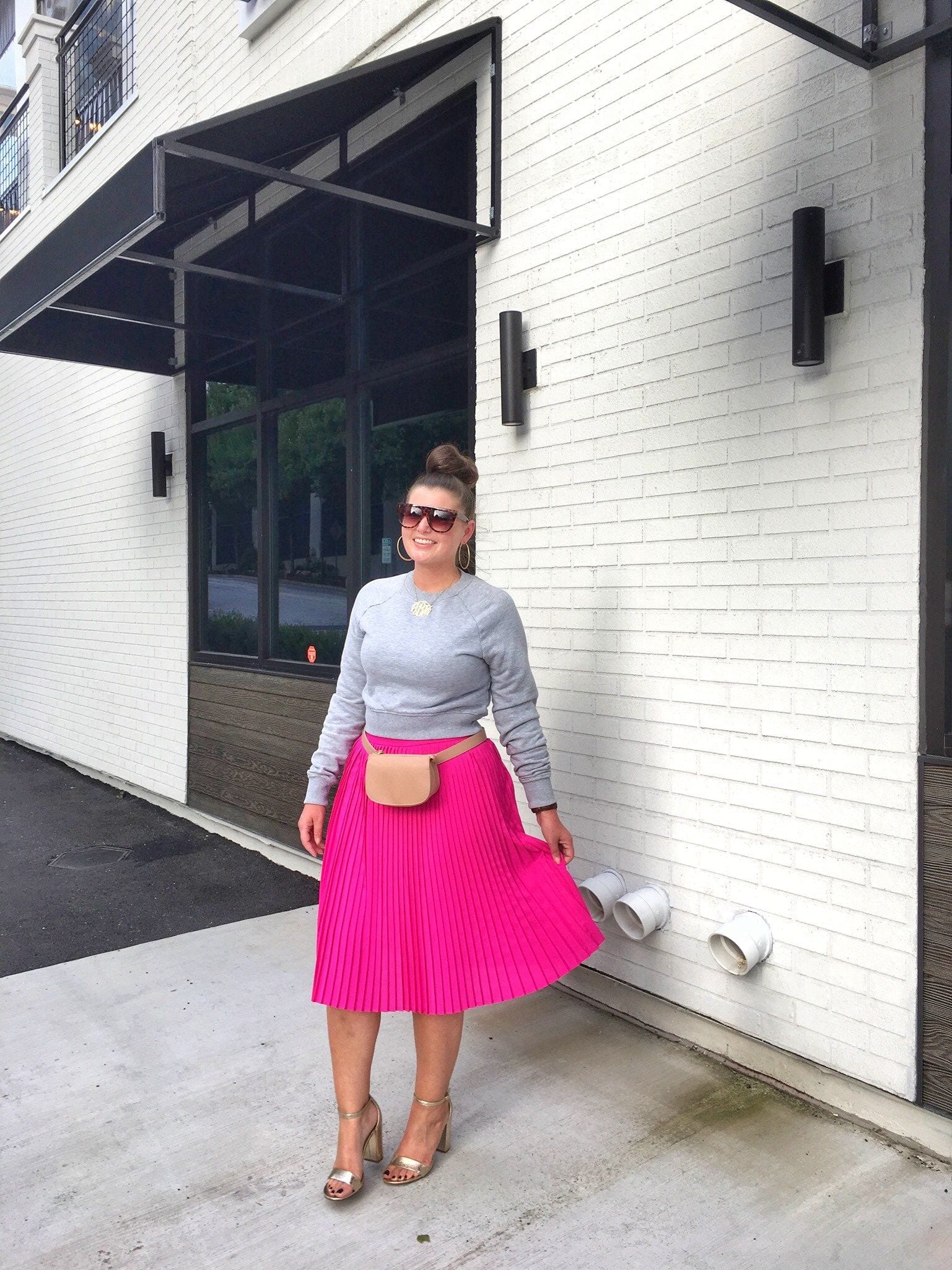 hot pibk skirt outfit ideas