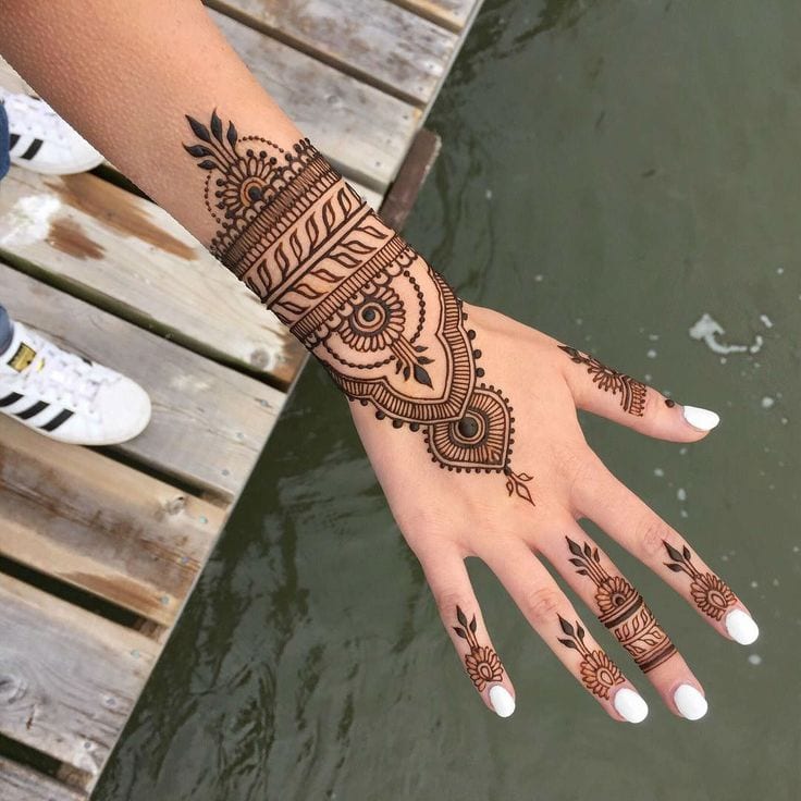 23 Henna Tattoo Designs and Ideas for Women  StayGlam