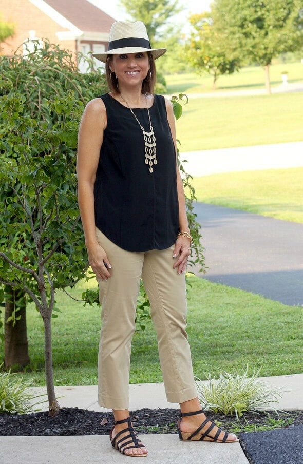 how to dress in summers for women above 50 (18)