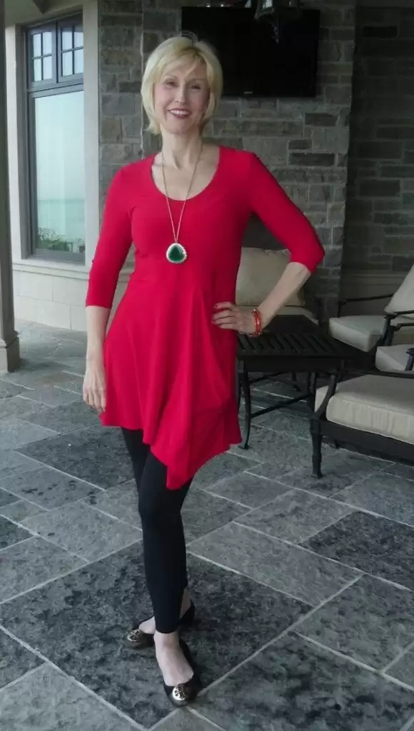 how to dress in summers for women above 50
