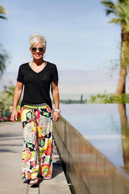 how to dress in summers for women above 50 (15)