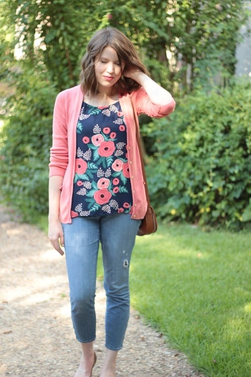 25 Best Floral Blouse Outfit Ideas - Amazing Ways To Style Floral Blouse Outfits