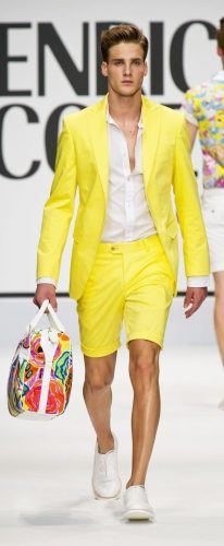 men's yellow pants outfits