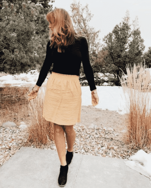 yellow skirt outfit