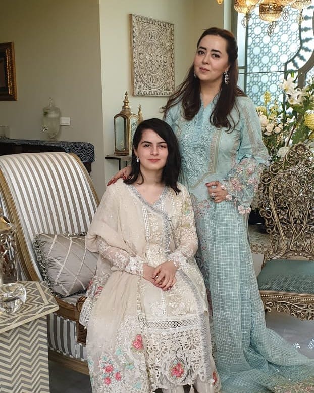 Curvy Pakistani Girls Fashion