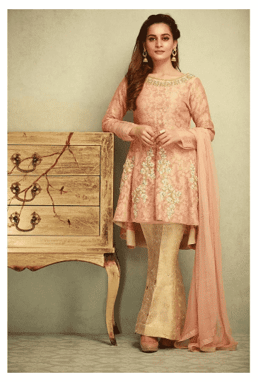 20 Classy Outfits for Pakistani Girls with Short Height