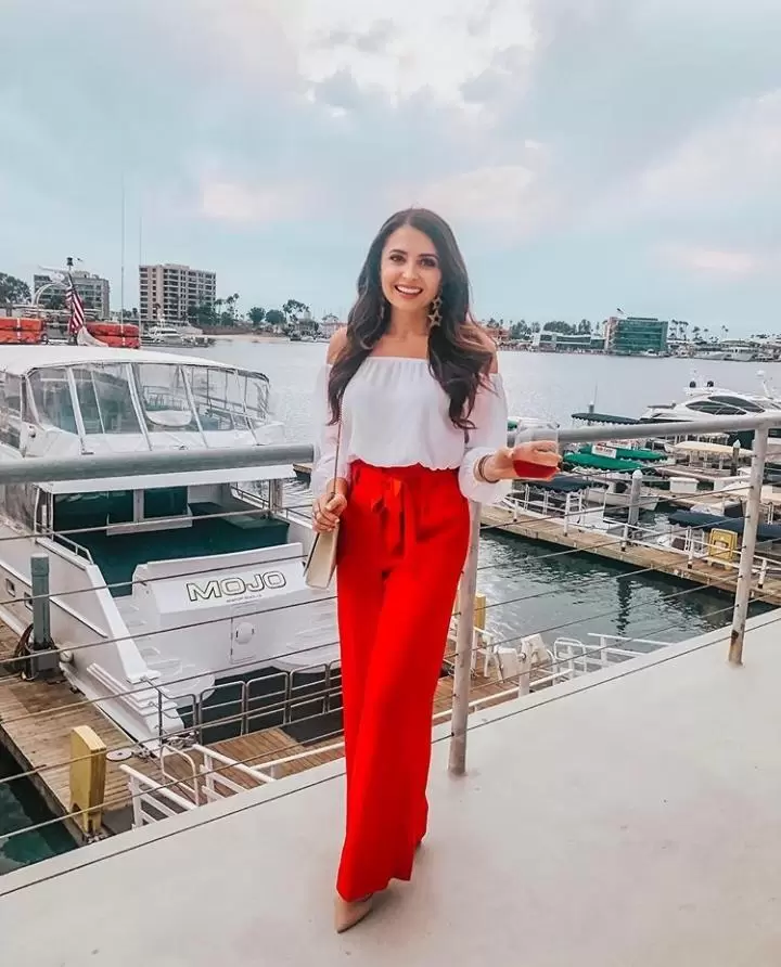How to Style Red Hot Pants (3)