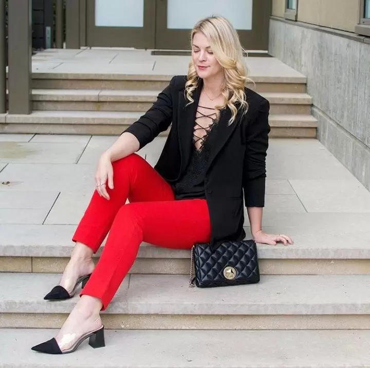 How to Style Red Hot Pants (1)