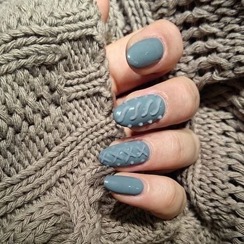 Colours to Go with Your Winter Sweaters Nail Designs