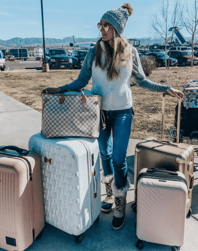 27 Best Winter Travel Outfits for Women Trending these Days