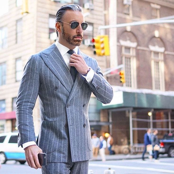 25 Ideas on How to Wear DoubleBreasted Suits for Men
