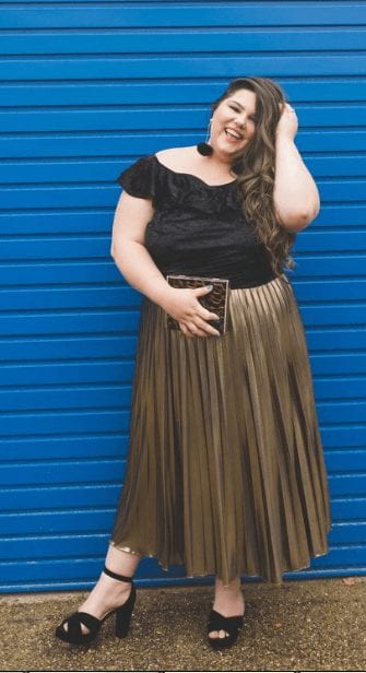 23 Ways to Style Plus Size Off-the-Shoulder Tops for Women