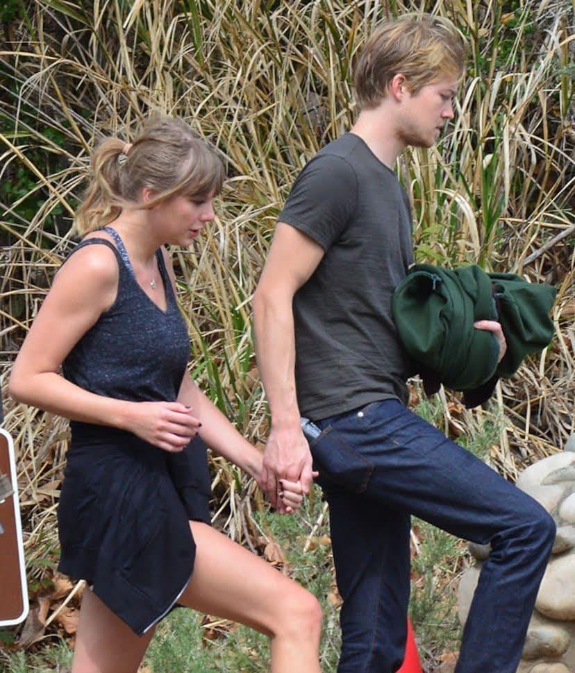 Celebrities Couples Matching Outfits–25 Couples Who Nailed It