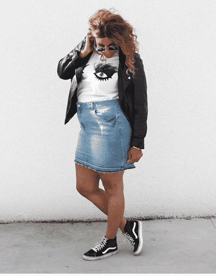 plus size denim skirt outfit