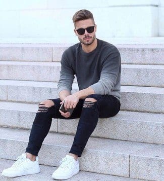 Outfits with white sneakers for men (38)