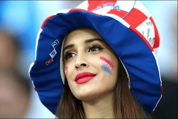 beautiful female fans in Fifa 2018