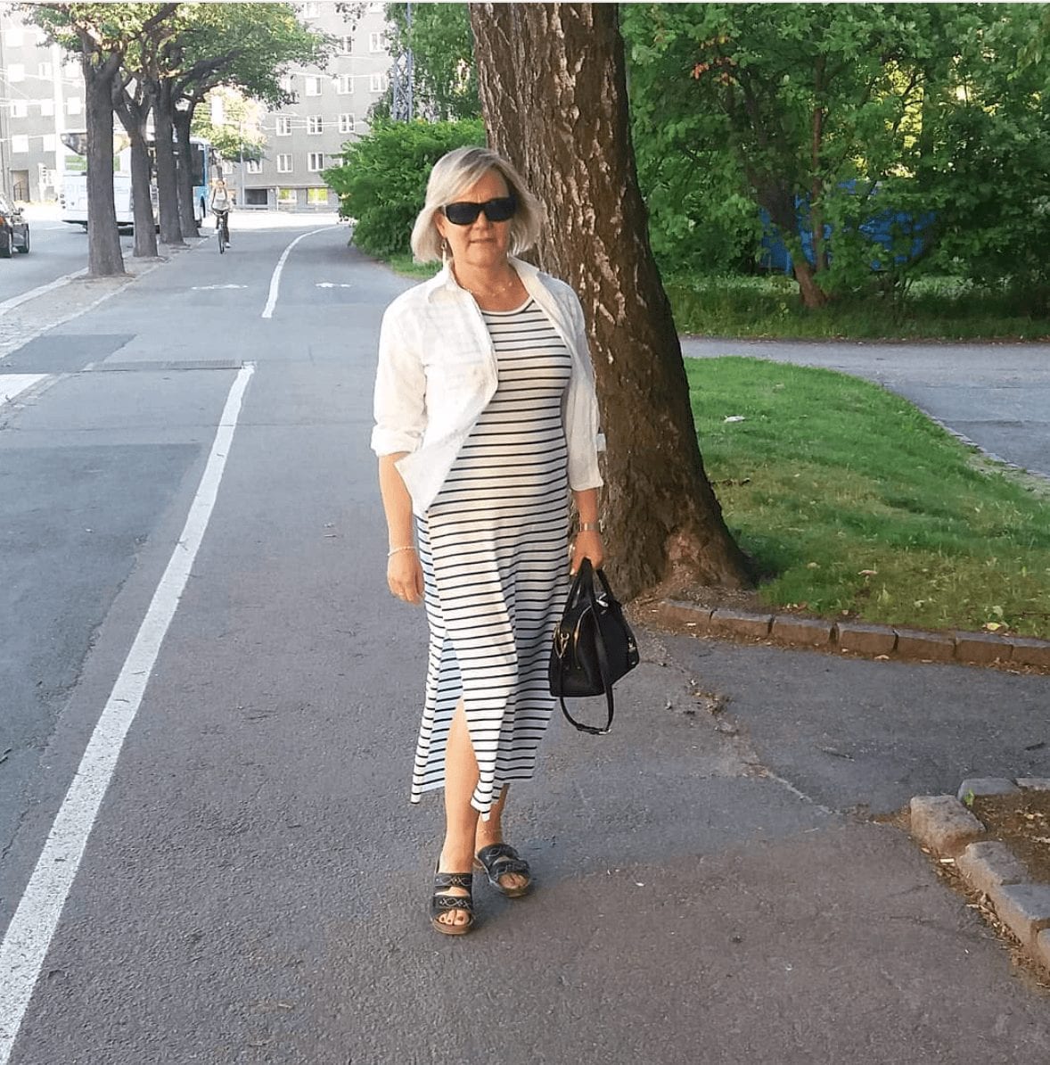 30 Best Traveling Outfits for Women over 50 (51)