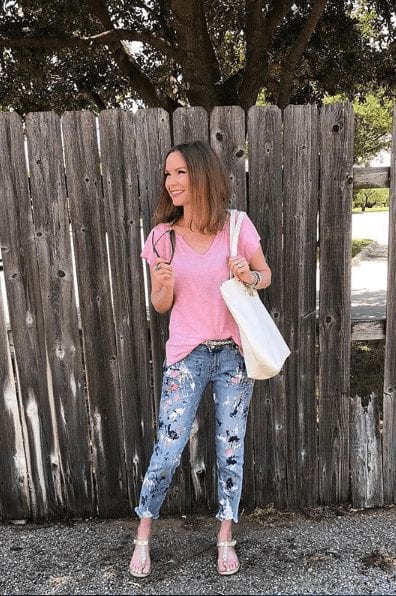 19 Best Summer Jeans Outfits for Girls to Stay Cool and Chic