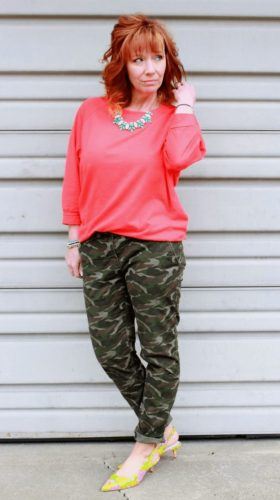 Outfits with Camo Pants-23 Ways To Wear Camo Pants Stylishly