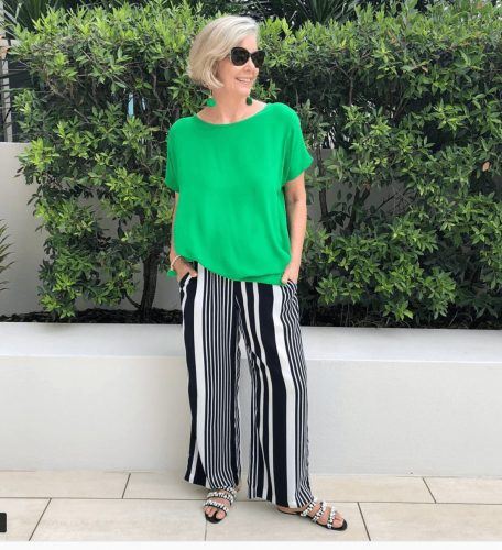 30 Best Traveling Outfits for Women over 50 (62)