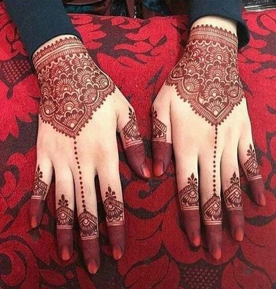 Engagement Mehndi Designs You Should Try (42)