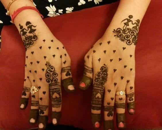 31 Dainty Engagement Mehndi Designs For Bride