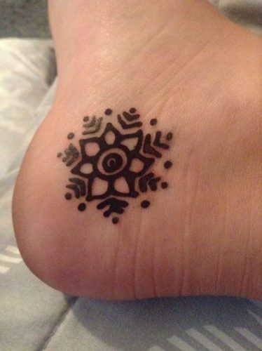 18 Small Henna Tattoos That Look Really Cute - Styleoholic