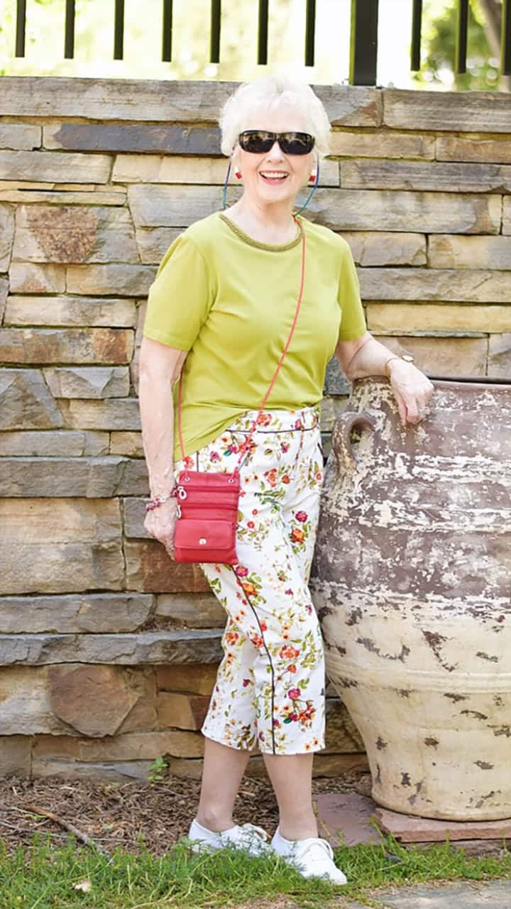 How to Wear Capris for Women Over 50? 18 Capri Pant Outfits
