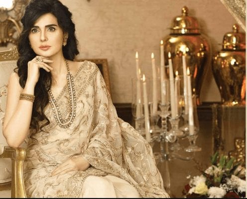 Women Over 50 Pakistani Celebrities Fashion - 20 Outfit Ideas (19)